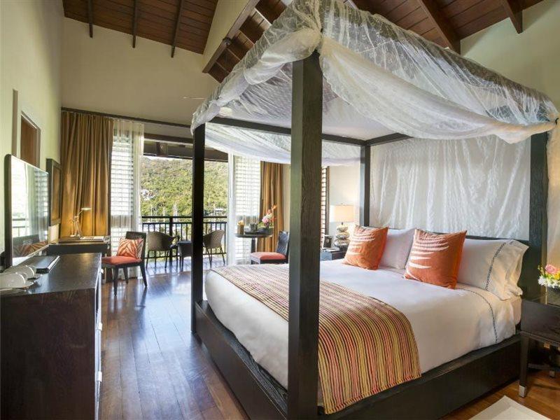 มาริโกต์ เบย์ รีสอร์ต แอนด์ มารีนา Hotel มาริกอทเบย์ ภายนอก รูปภาพ