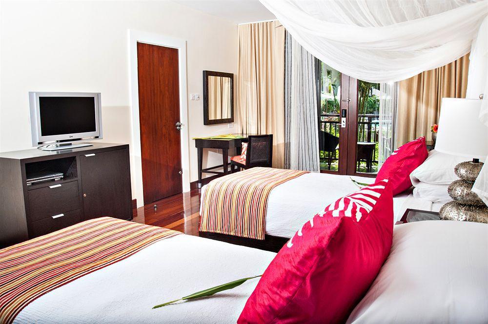 มาริโกต์ เบย์ รีสอร์ต แอนด์ มารีนา Hotel มาริกอทเบย์ ภายนอก รูปภาพ