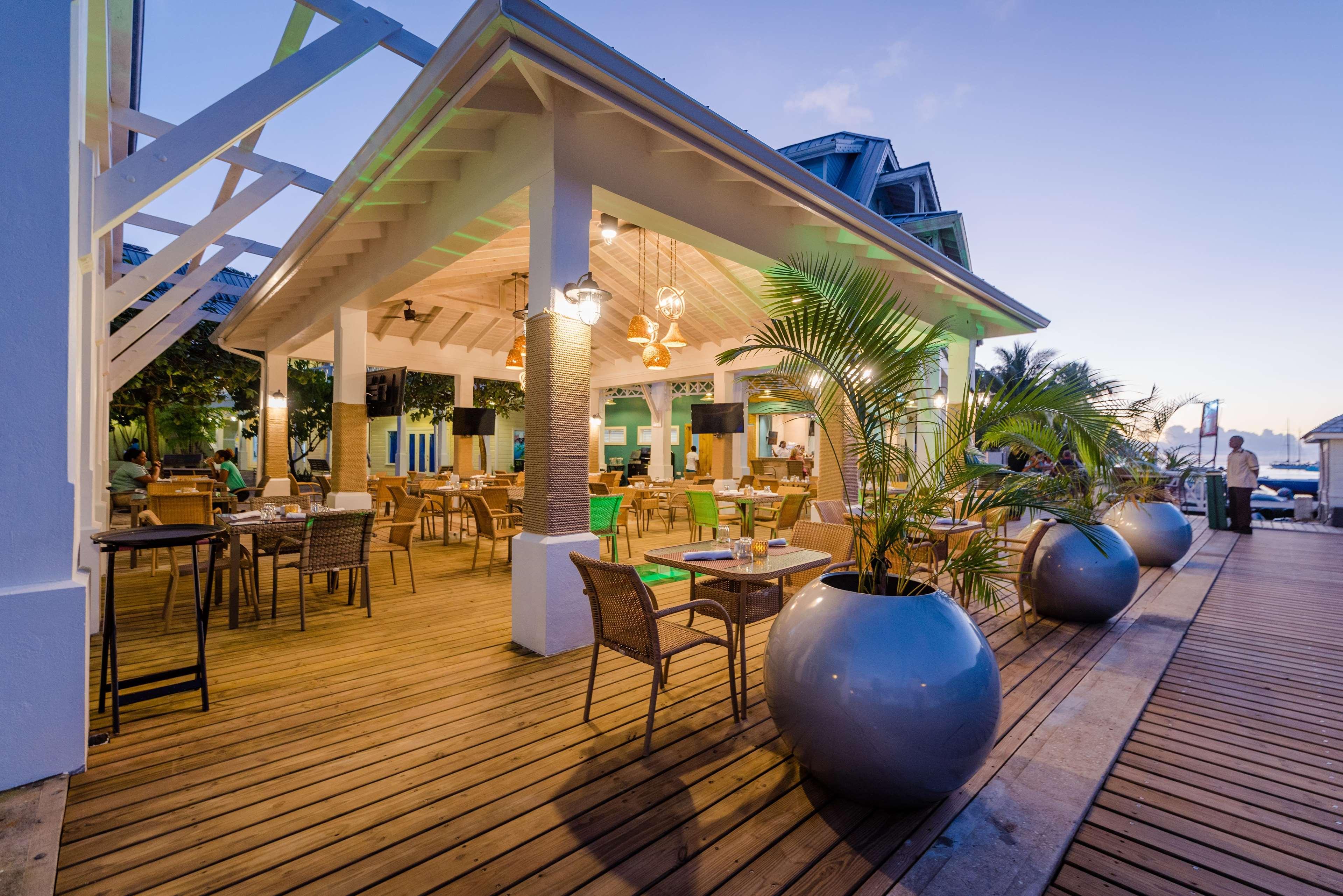 มาริโกต์ เบย์ รีสอร์ต แอนด์ มารีนา Hotel มาริกอทเบย์ ภายนอก รูปภาพ